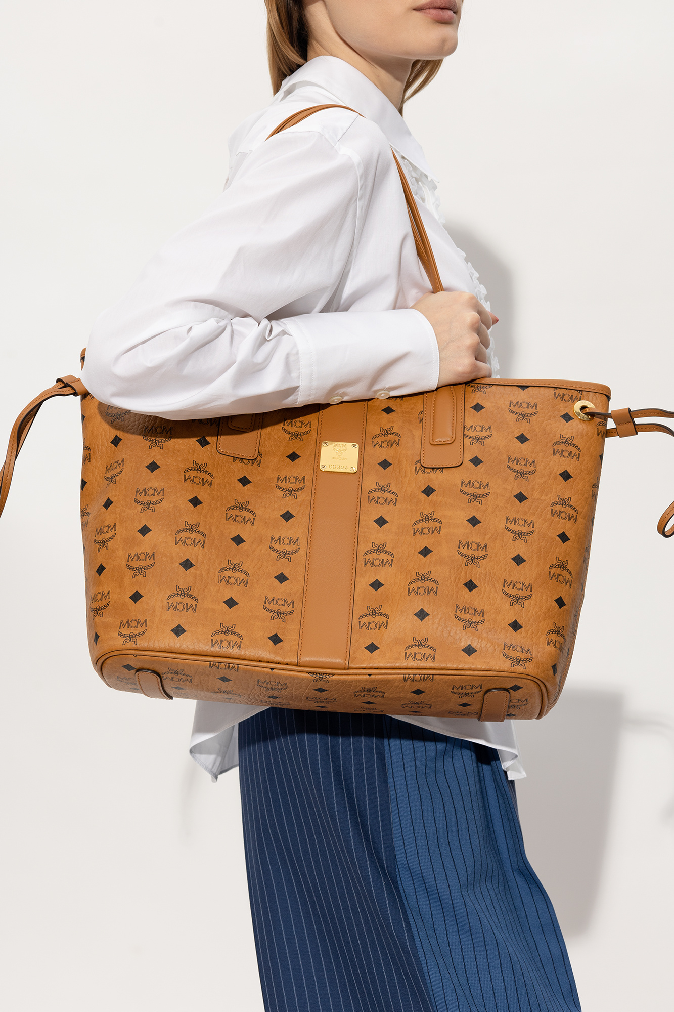 Mcm hotsell brown tote